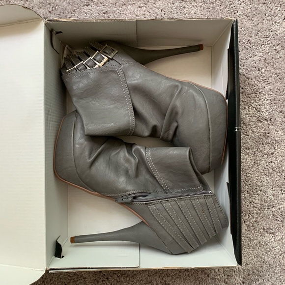 Just Fab Suzette Platform Heels - Picture 4 of 5